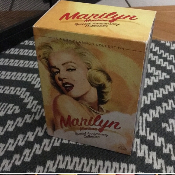 Marilyn Monroe Movie Collection🎬 - Picture 3 of 4